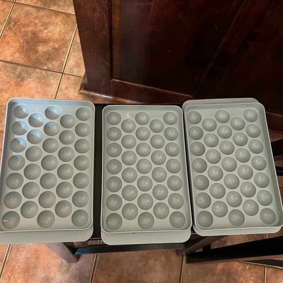 Ice trays for freezer round and oval NWOT - Picture 2 of 3